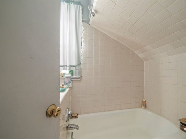 boston-massachusetts-59110492 picture