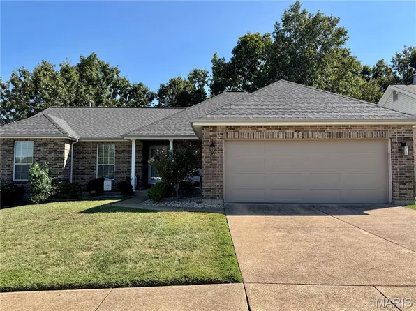 2924 Woodbridge Estates Dr, Saint Louis, MO 63129