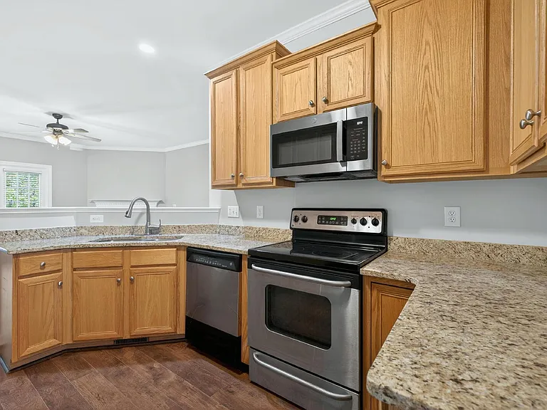 770 Parkside Townes Ct — Photo 21