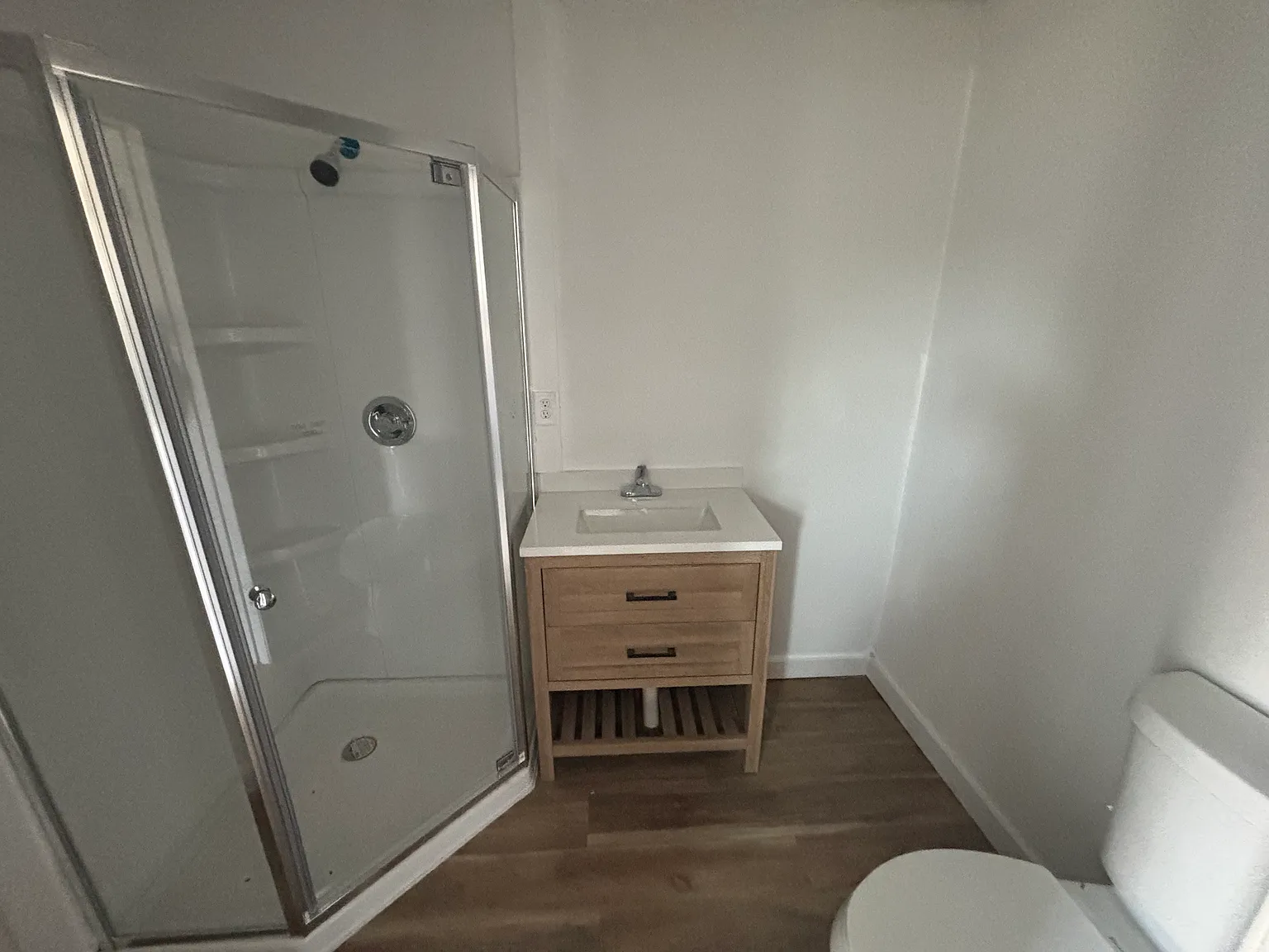 Studio, 300 sqft, $635 — Photo 2