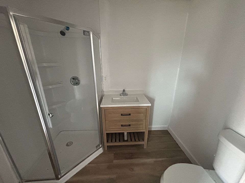 2nd image of 14 E 6th Ave #7