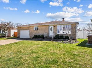 91 Knollwood Dr, Cheektowaga, NY 14227