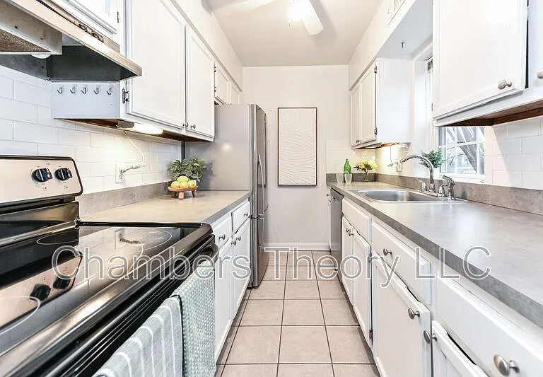 3279 S Stafford St #B2 — Photo 11