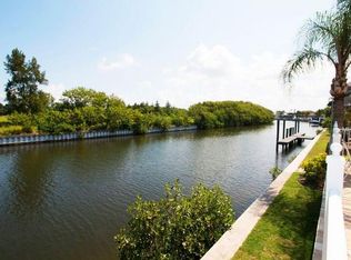 605 Islebay Dr, Apollo Beach, FL 33572