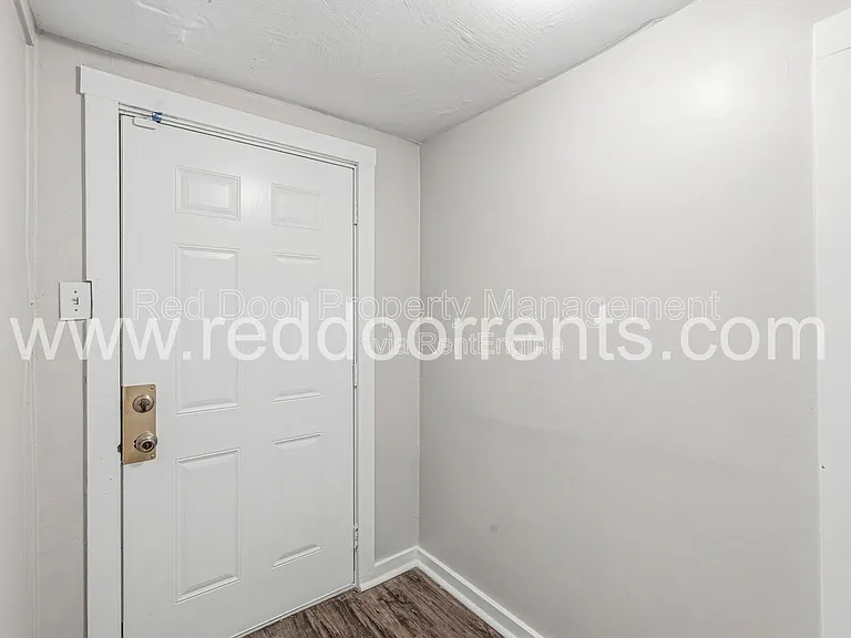 4320 E 30th St — Photo 9