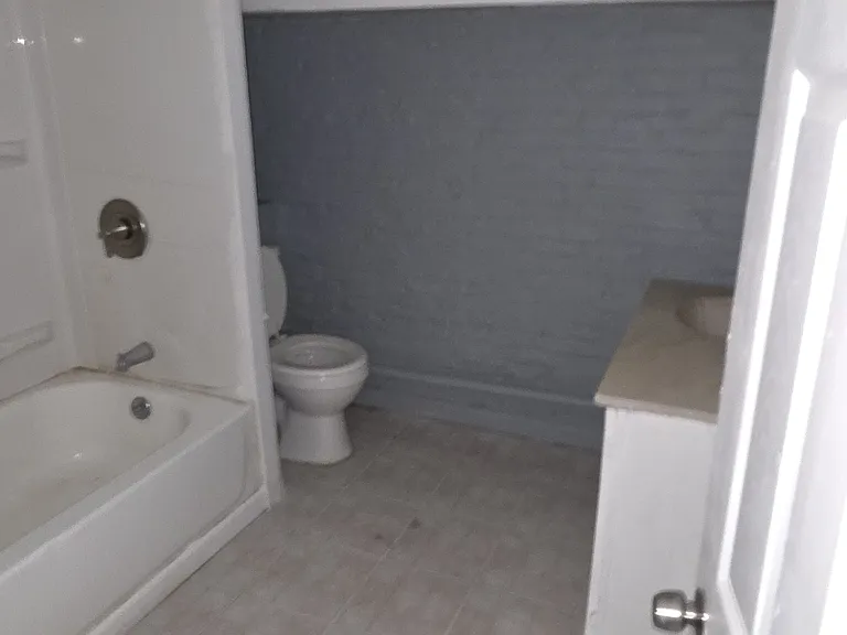 515 N Kenwood Ave — Photo 9
