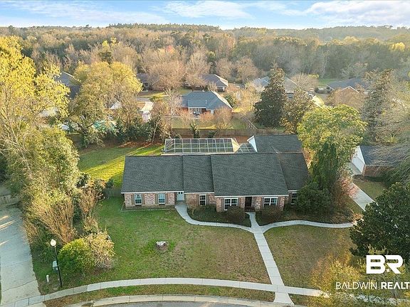 2nd image of 209 Manor Blvd