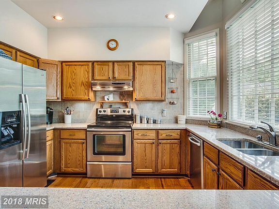 4th image of 14 Braddock Dr