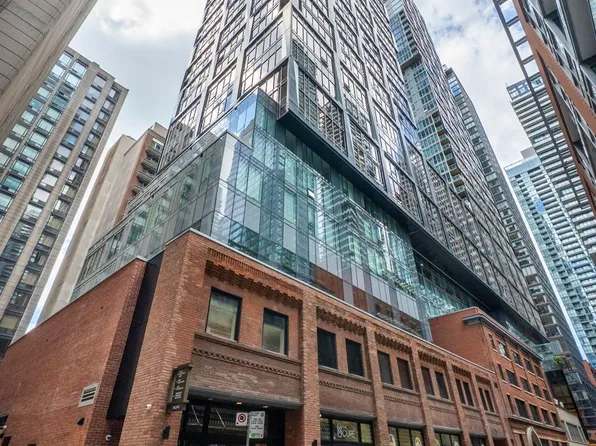 35 Mercer St #1206, Toronto, ON M5V 0V1