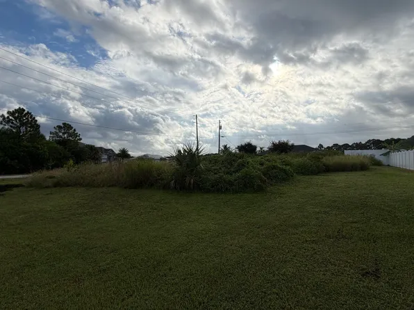 1901 SW GUERNSEY Street, Port St Lucie, FL 34987