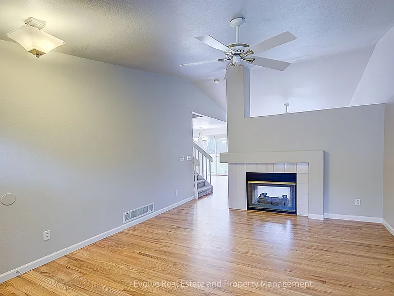9641 Cove Creek Dr — Photo 5