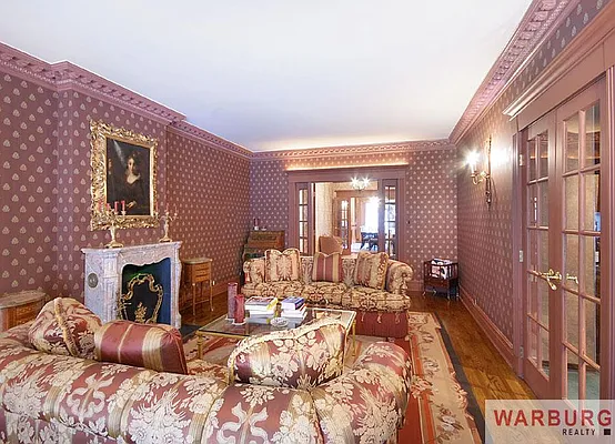 Sold by Warburg | media 3