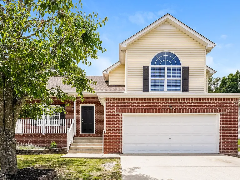841 Post Oak Dr — Photo 1