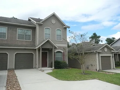 38 Woodland Hills Dr #B Photo 1