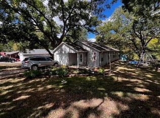 611 E 4th Pl, Grove, OK 74344