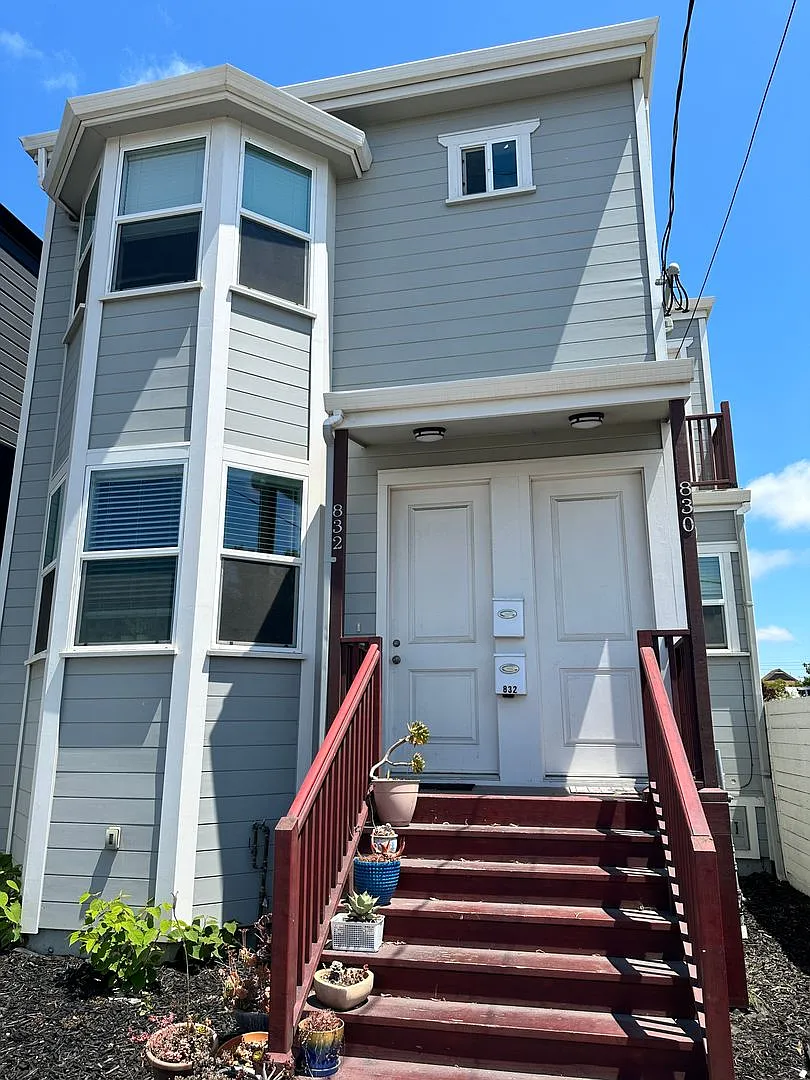 830 Pine St photo 1