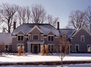 160 Queens Grant Dr, Fairfield, CT 06430