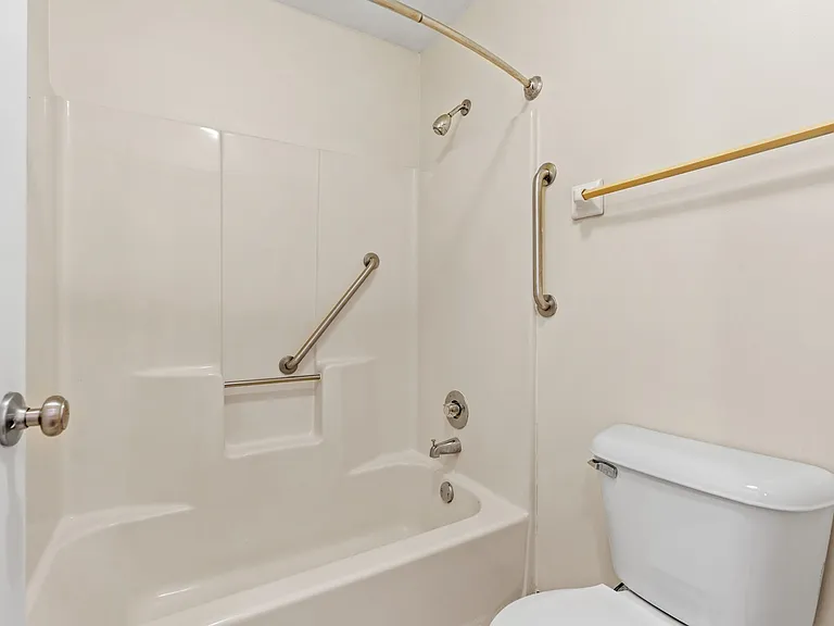 Kaposia Valley Apartments — Photo 15