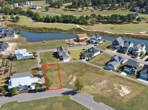 701 Market Pl #111, Cape Charles, VA 23310