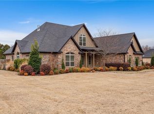 121 Abbey Ln, Fayetteville, AR 72703