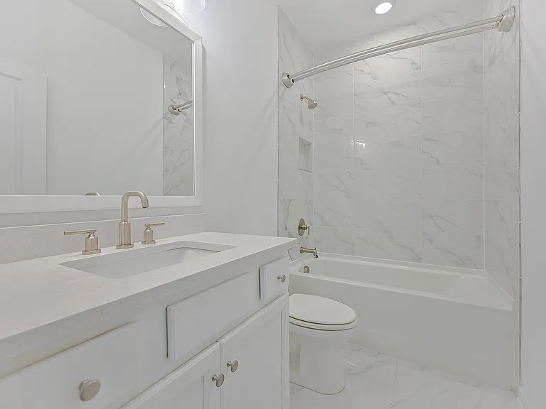3928 Hester St — Photo 33