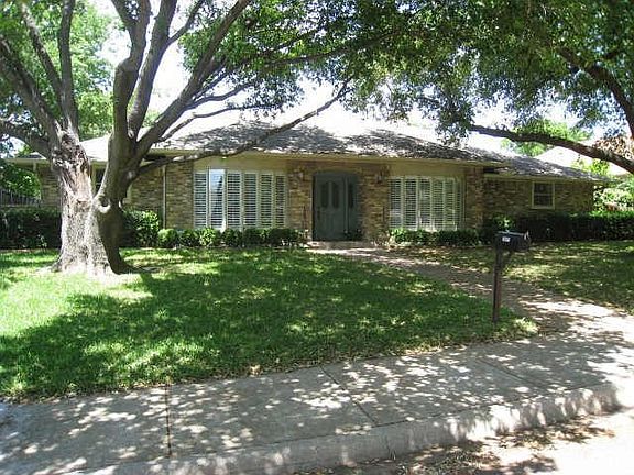 2nd image of 16927 Park Hill Dr