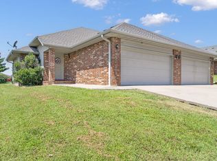 1013-1015 N Missouri Dr, Ozark, MO 65721