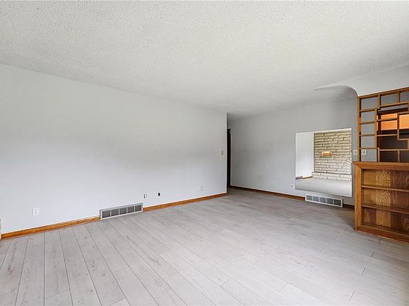 5th image of 5404 Webster Ave