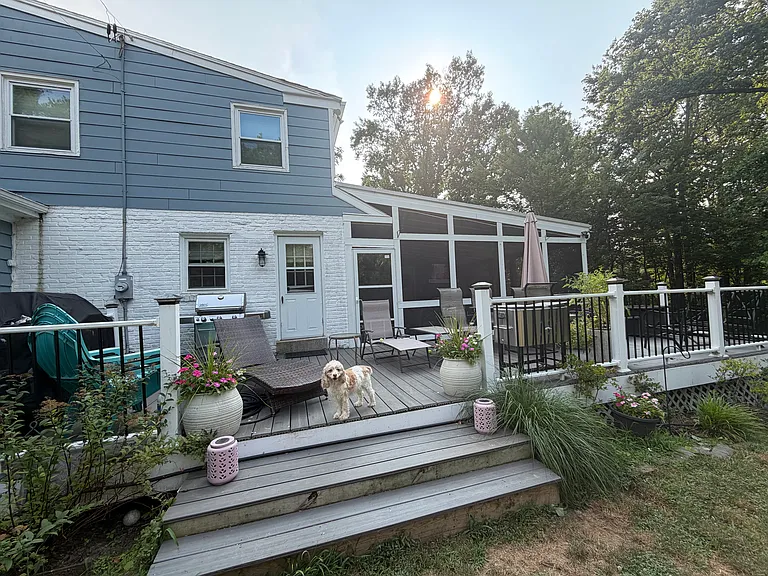 99 Peacedale Dr #1 — Photo 8