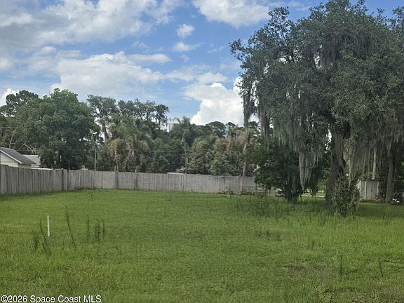 3rd image of 276 Luis Ln