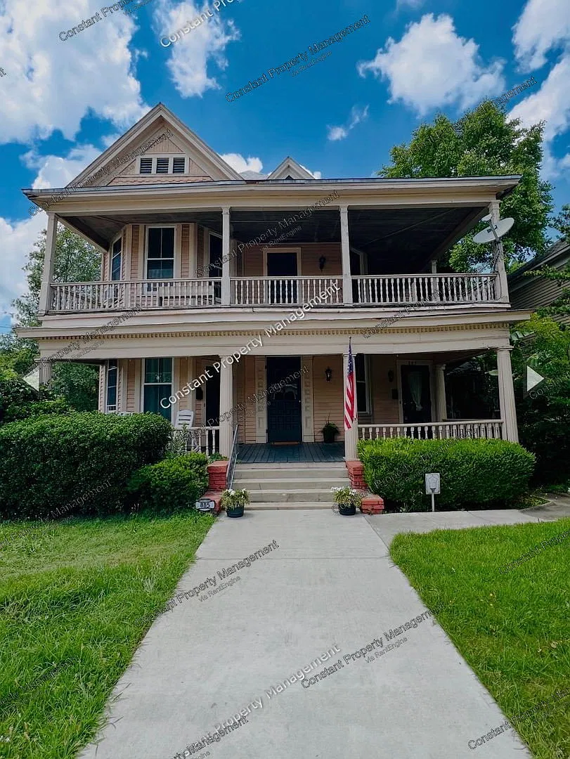 2 bed, 1.0 bath, 1200 sqft, $1,195 — Photo 1