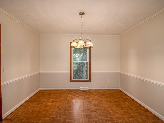 3rd image of 6012 Woodcock Cir