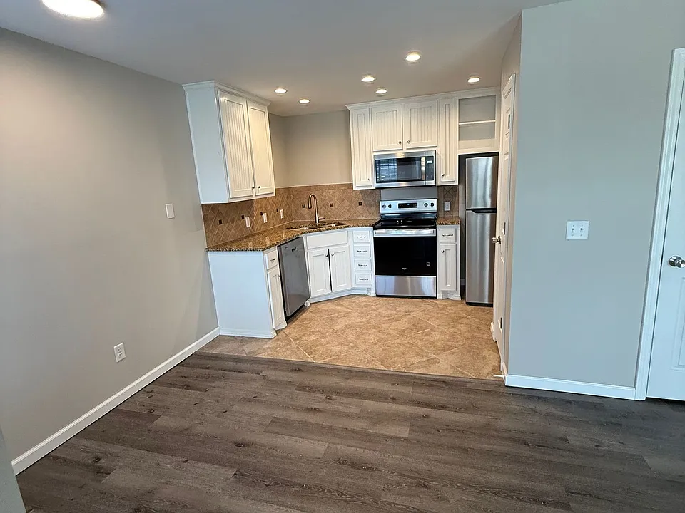 Silver Sands Apartments