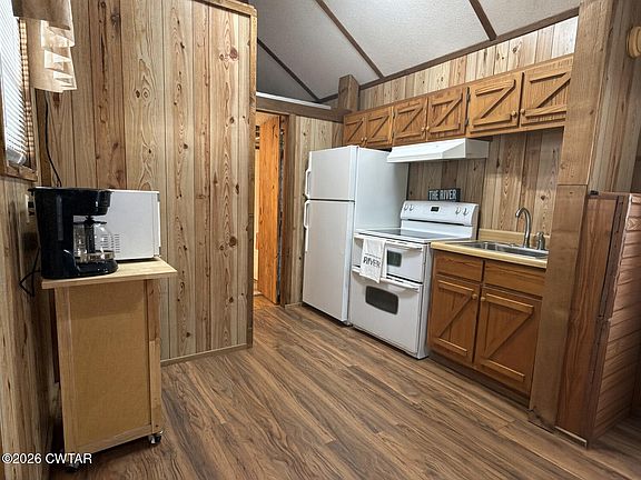 5th image of 158 Brown Bluff Ln