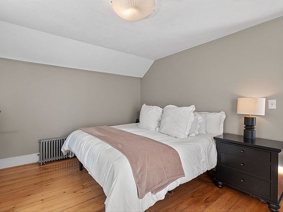 5th image of 219 Lynn Fells Pkwy APT 3