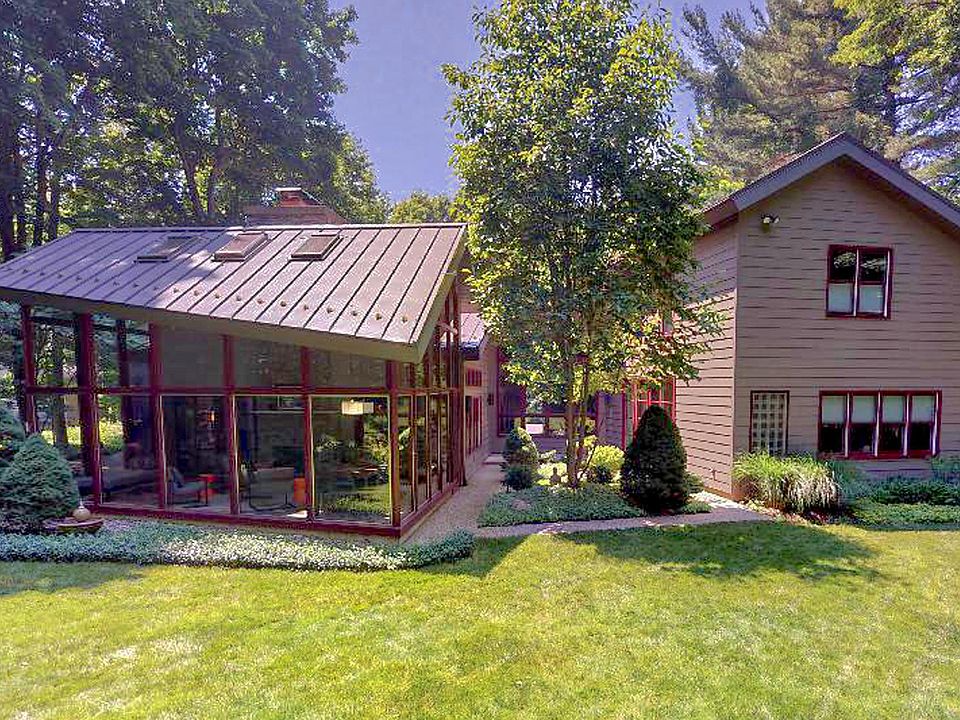 1st image of 2537 Lakeshore Dr