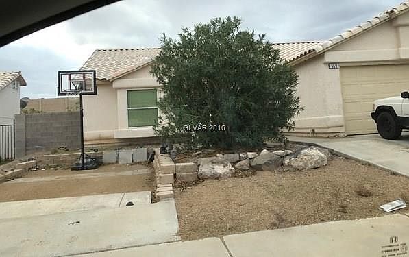 2nd image of 559 Sentry Ave