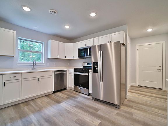 3rd image of 14729 Wildflower Dr
