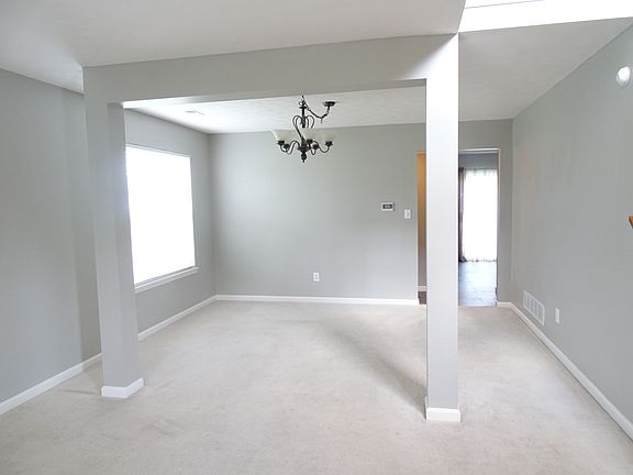 3rd image of 1115 Thornwood Dr