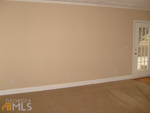 4th image of 33 River Park Ct