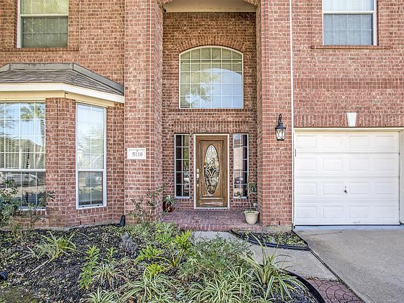 3rd image of 5118 Pin Oak Dr