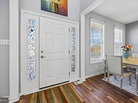 4th image of 12 George St