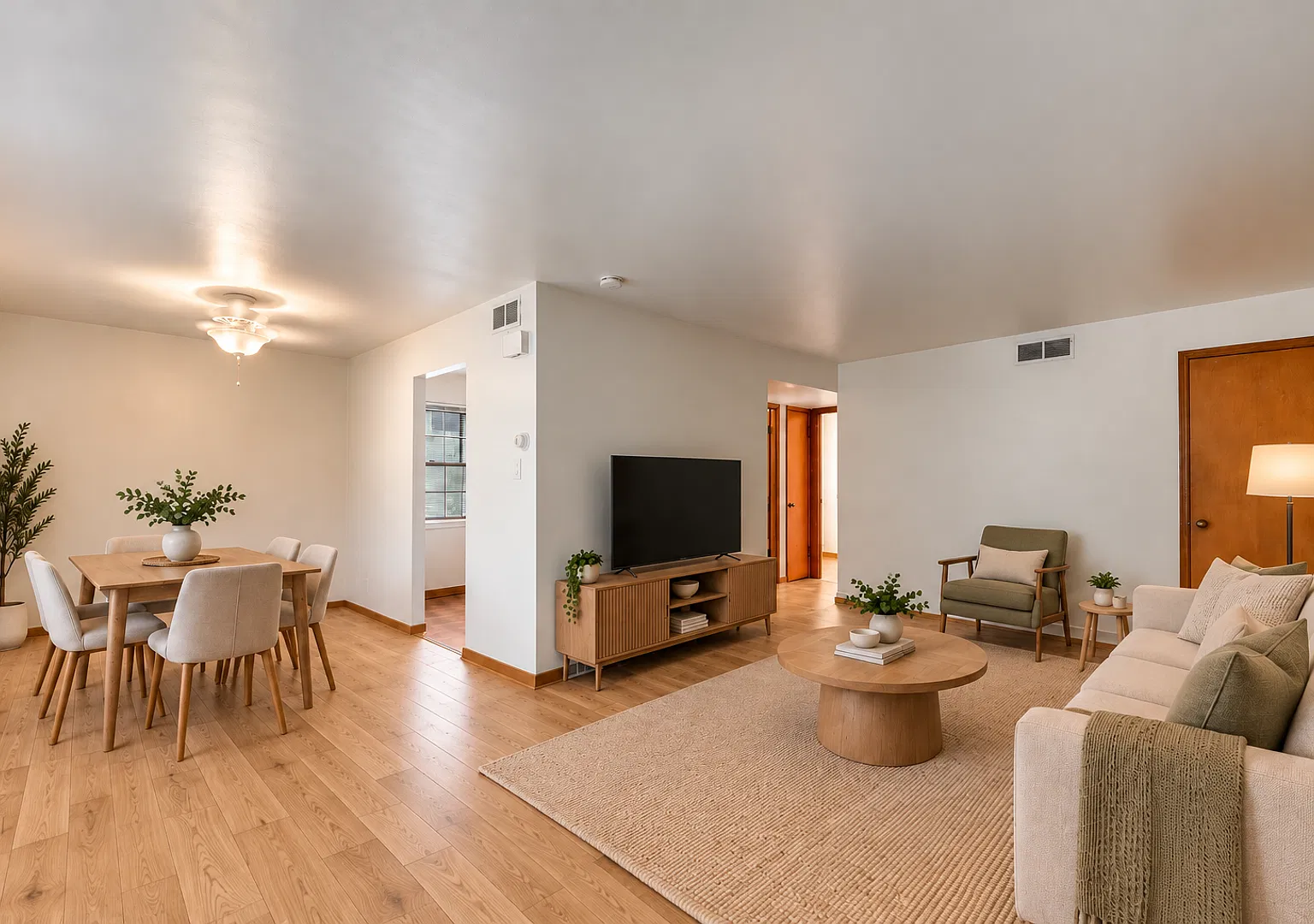 4204 N Olsen Ave — Photo 4