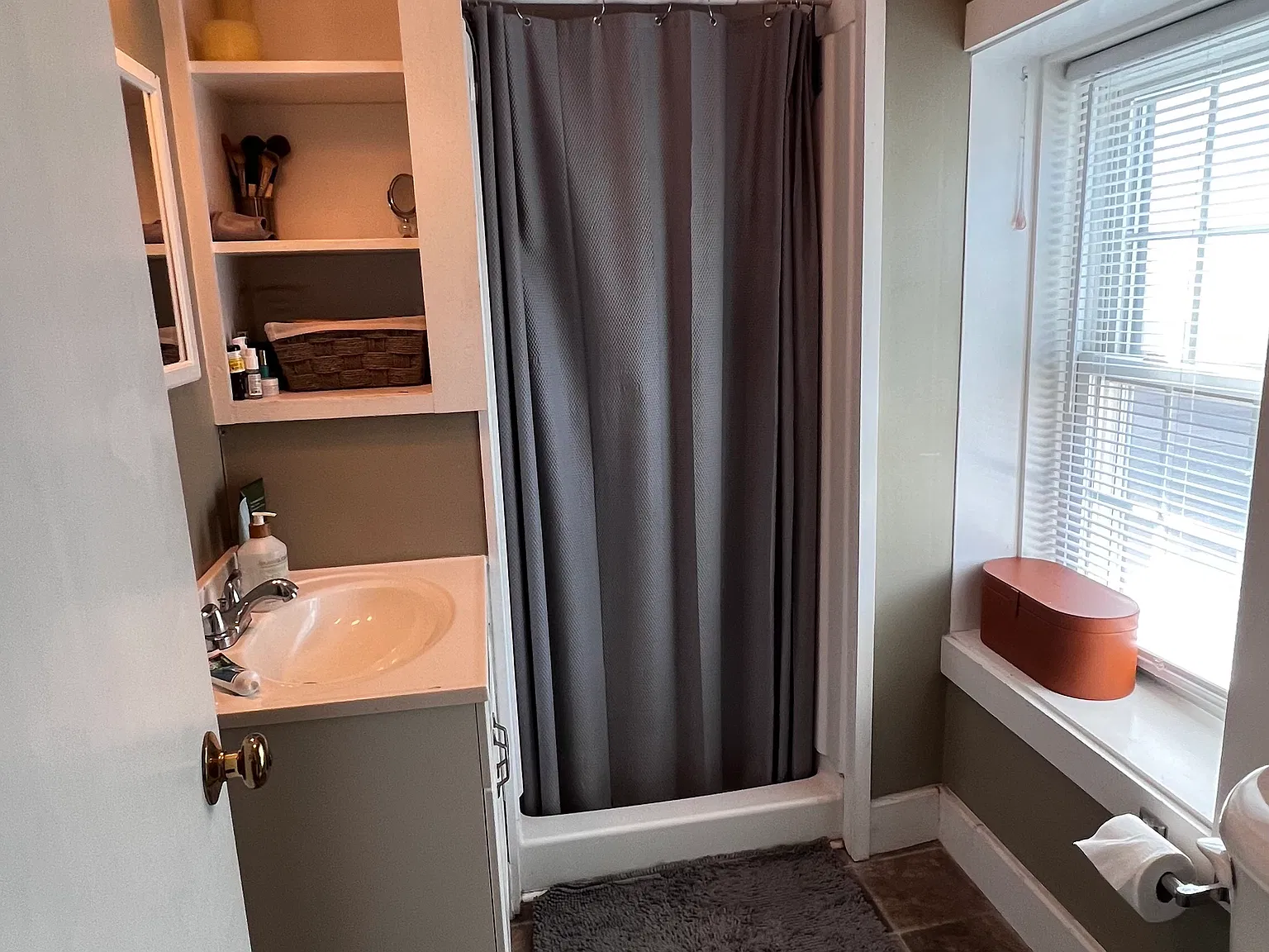 1 bed, 800 sqft, $2,300 — Photo 2