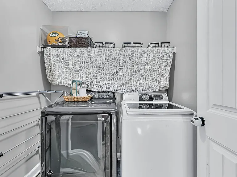 109 Easton Dr — Photo 29