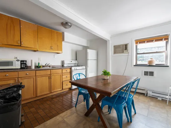 393 Eighth Avenue image 11 of 13