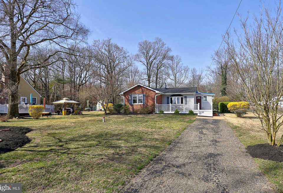 1st image of 7646 Lake Dr
