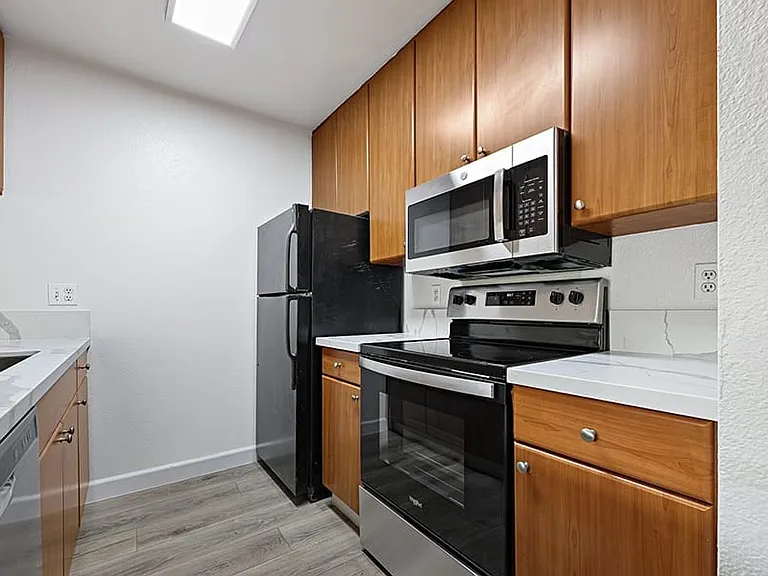 Canyon Springs Townhome Apartments — Photo 3