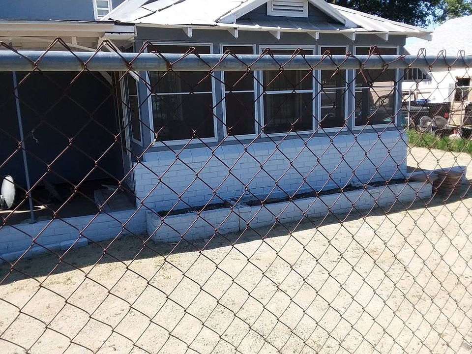 1st image of 1040 Rivera Dr