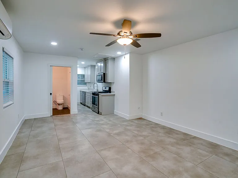 1800 Grace St — Photo 14